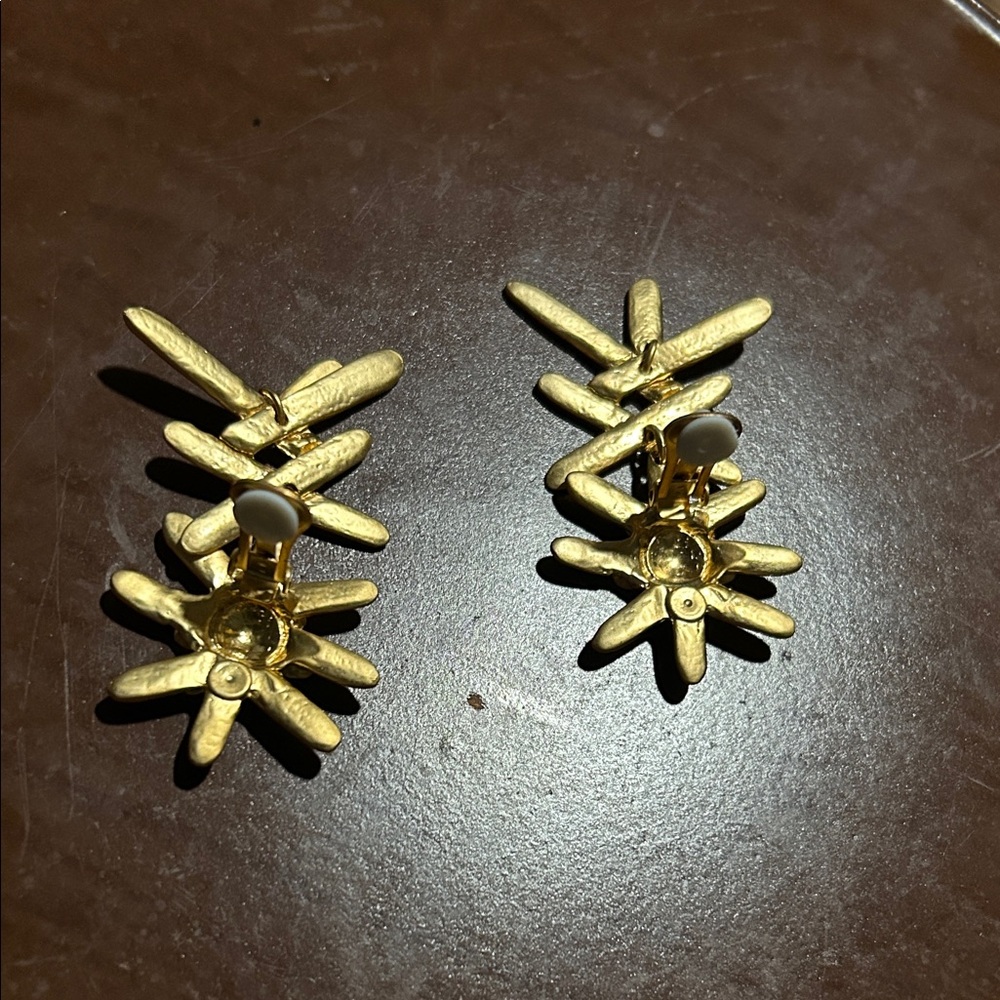 Gold Tone Unsigned Statement Clip-On Earrings! - image 5